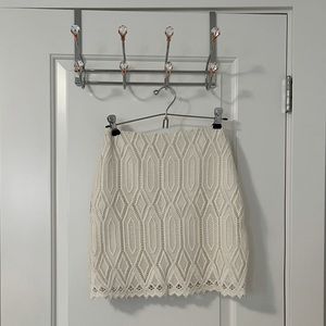 Embroidered Cream/White Lace Mini A-Line/ Pencil Skirt. Size: M or 4